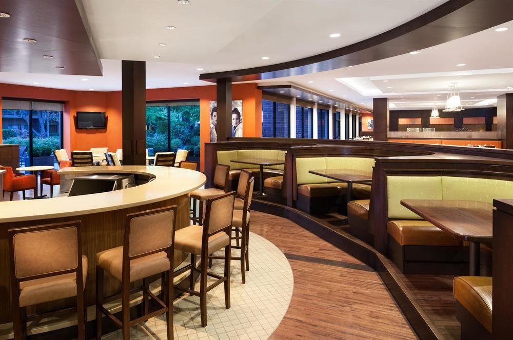 Sheraton Vancouver Airport Hotel Ричмънд Екстериор снимка