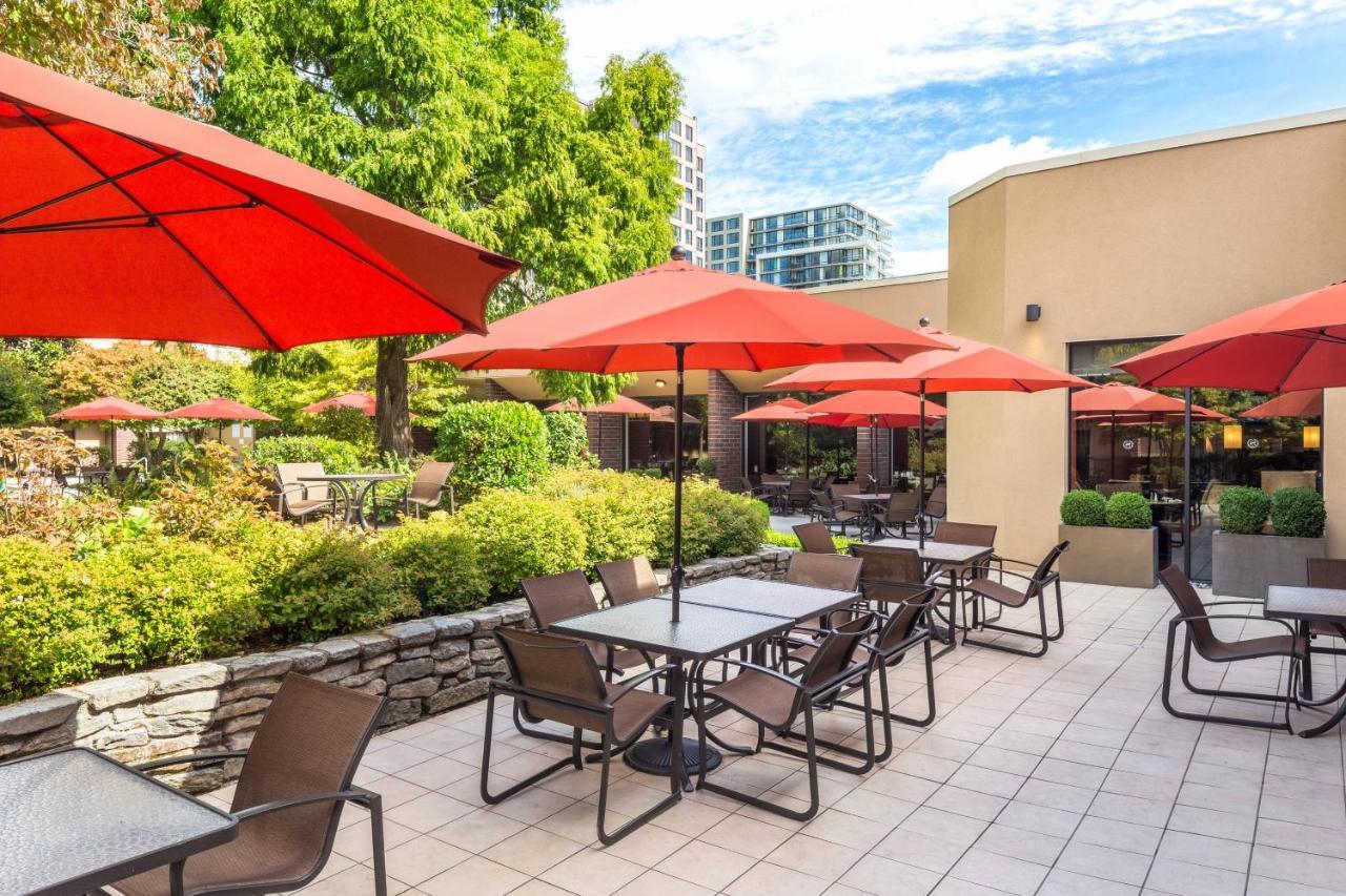 Sheraton Vancouver Airport Hotel Ричмънд Екстериор снимка