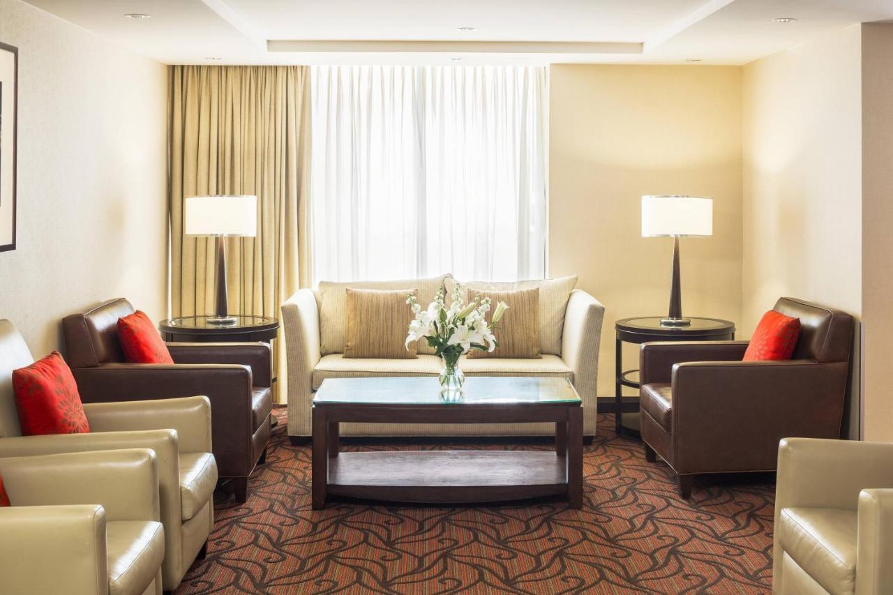 Sheraton Vancouver Airport Hotel Ричмънд Екстериор снимка