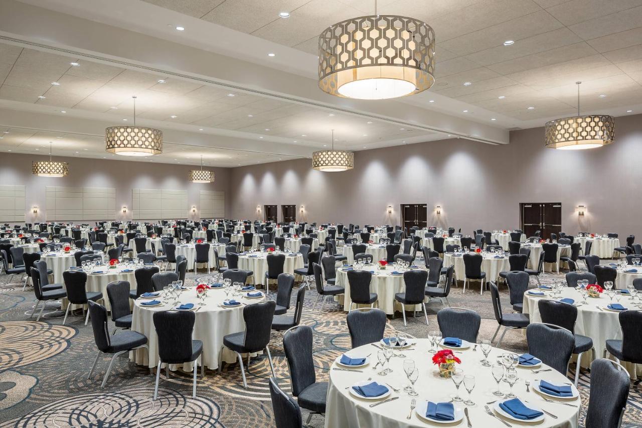 Sheraton Vancouver Airport Hotel Ричмънд Екстериор снимка