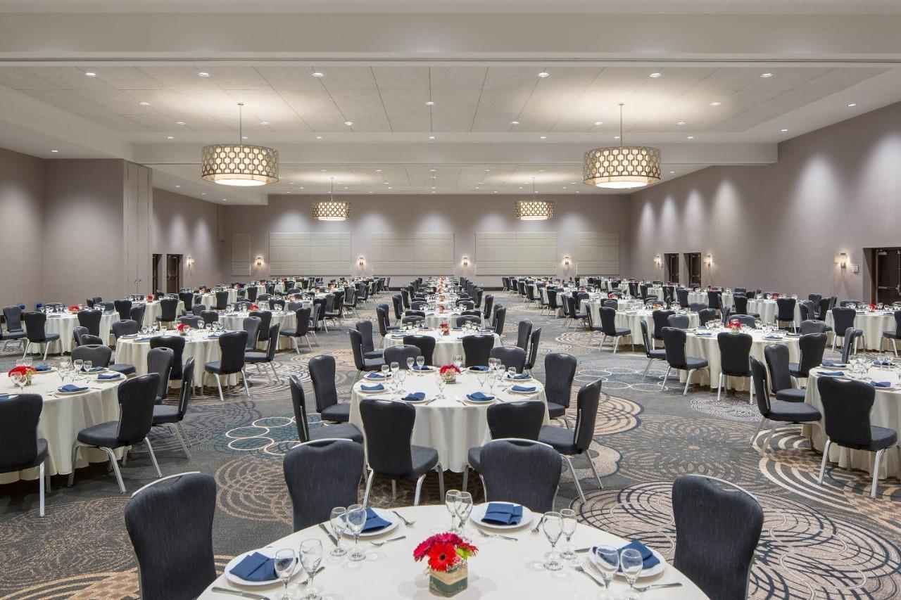 Sheraton Vancouver Airport Hotel Ричмънд Екстериор снимка