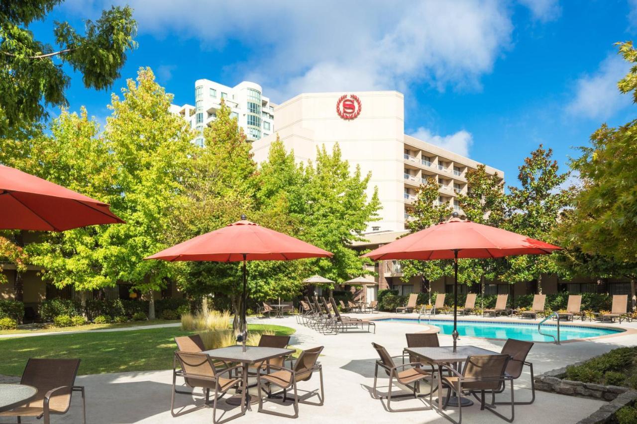 Sheraton Vancouver Airport Hotel Ричмънд Екстериор снимка